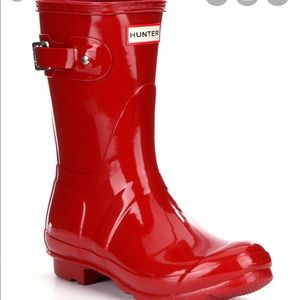 Red short hunter boots